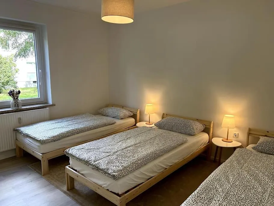 Country Style Apartment With Balcony Near Fair 하노버