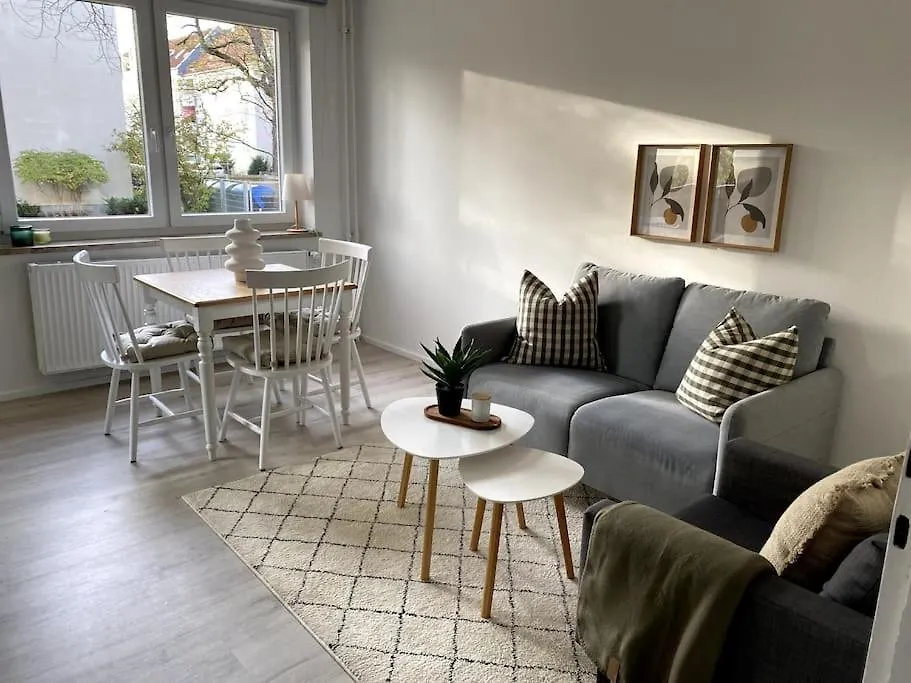 Country Style Apartment With Balcony Near Fair Hannover